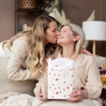 Beautiful Gift Bags Set of 4 - Medium Sized 9" Bags with Handles incl. Matching ... - Image 8