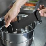 AUOON Clip On Strainer Silicone for All Pots and Pans, Pasta Strainer Clip on Fo... - Image 4