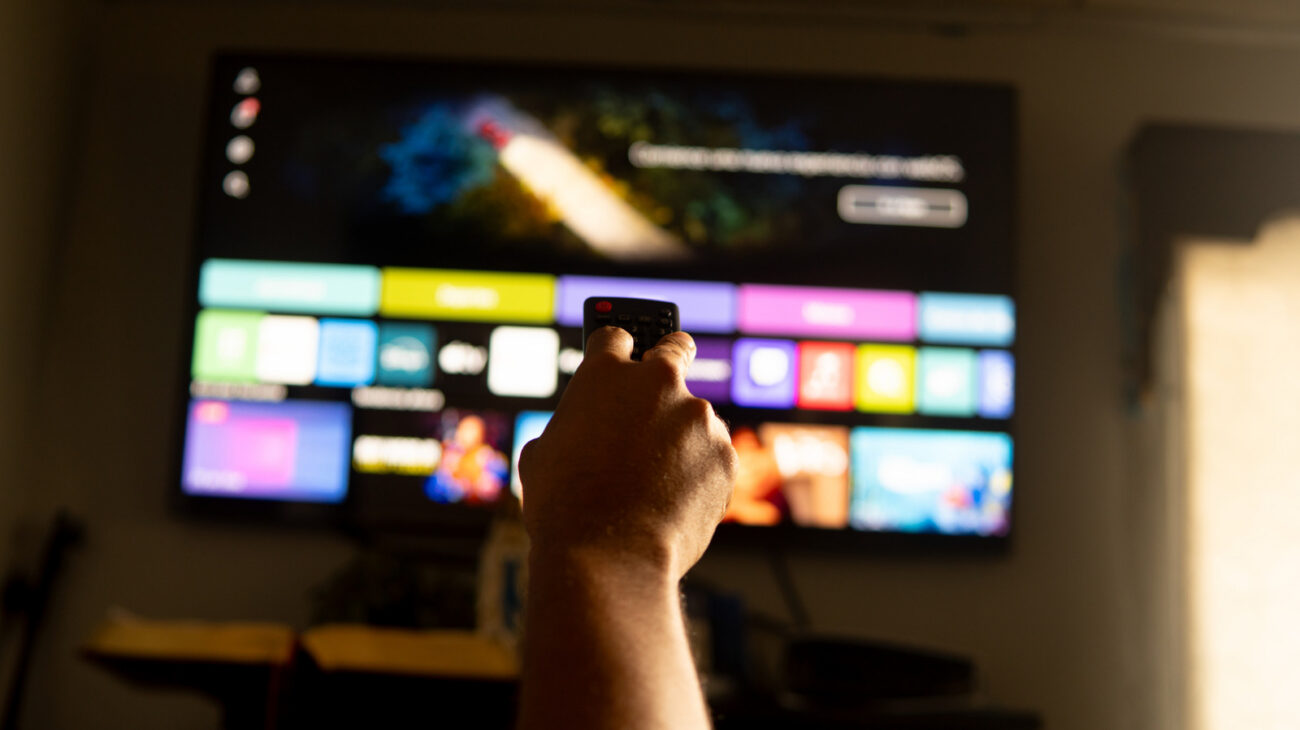 Do Smart TVs Work If You Just Plug Them In? What You Should Know Before You Buy
